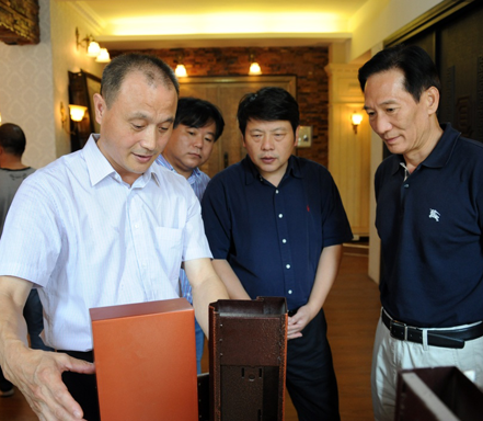 浙江省工商联书记李剑飞一行莅临浙江鼎立调研企业发展情况