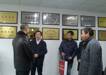 市县领导走访鼎立看望高层次人才