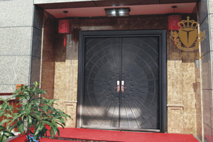 欧华尊邸铸铝门，打造住宅房门之极品